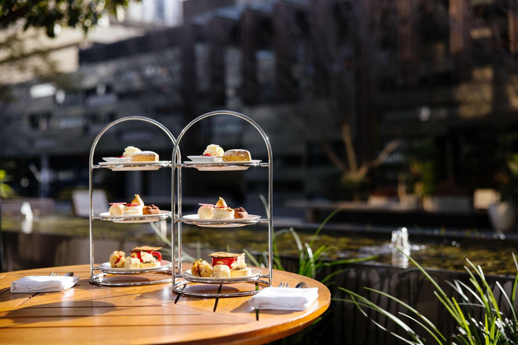 The Westin Perth Ξενοδοχείο Εξωτερικό φωτογραφία Afternoon tea at the InterContinental Sydney
